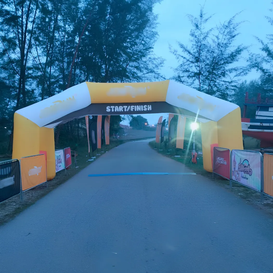 HRZ322 battery tower light near an event start finish arch