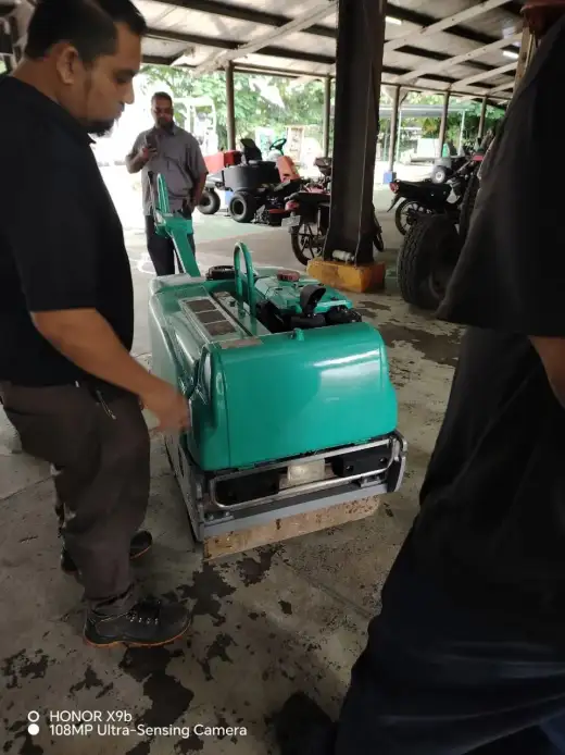 Mikasa roller compactor inspection before customer handover 1